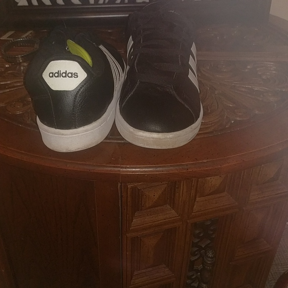 Casual shoes
